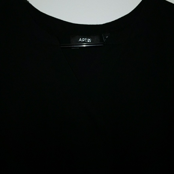 Sleeveless tunic with slight v neck - Picture 2 of 2